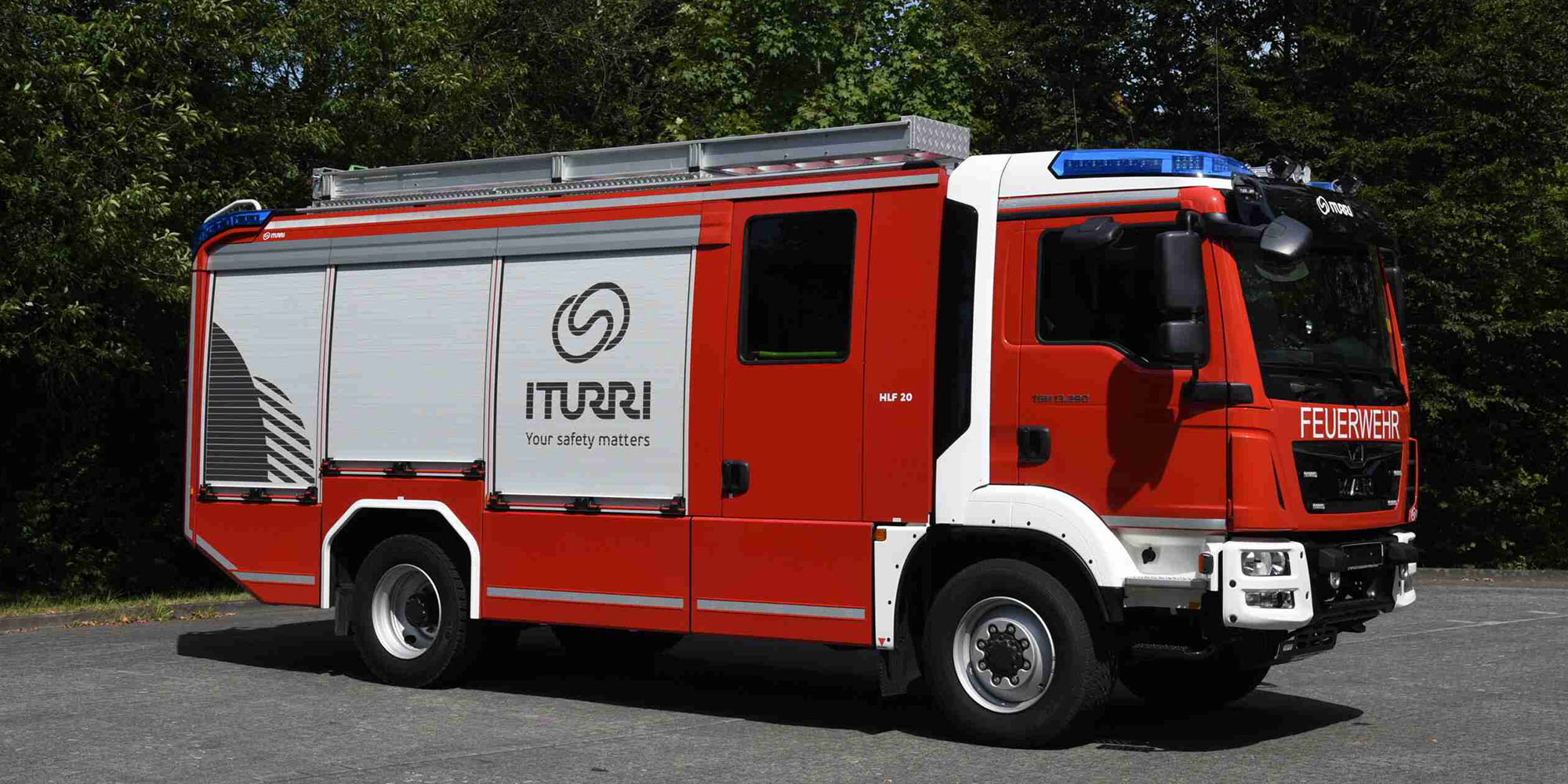 ITURRI - Your safety matters, das Firmen-Logo von ITURRI an dem Dach